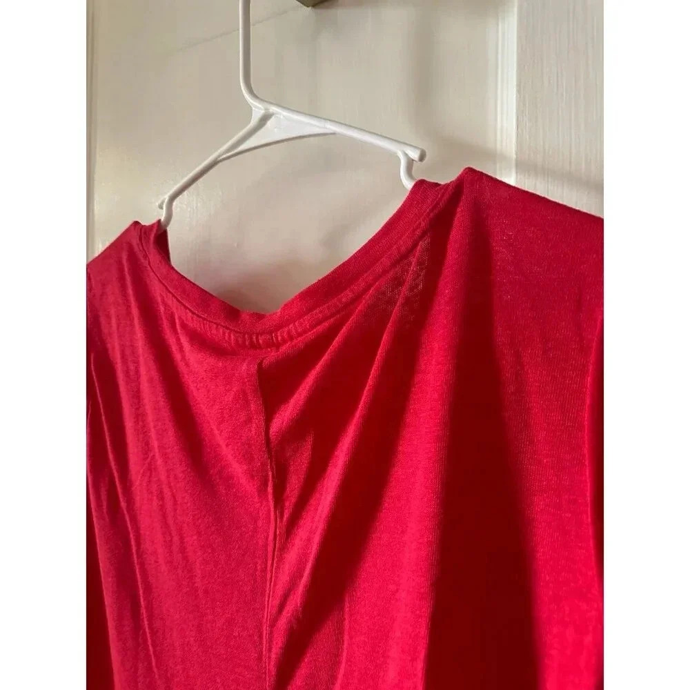 GAP Women’s size medium red t-shirt - Picture 6 of 6